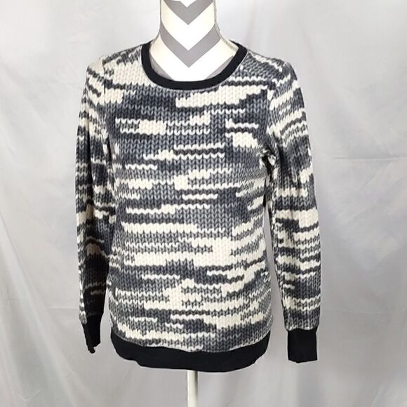 Vera Wang Sweatshirt    - Picture 6 of 6